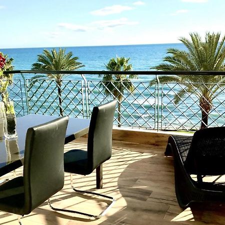 Mi Capricho A17 Beachfront Apartment Ла Кала де Михас Екстериор снимка