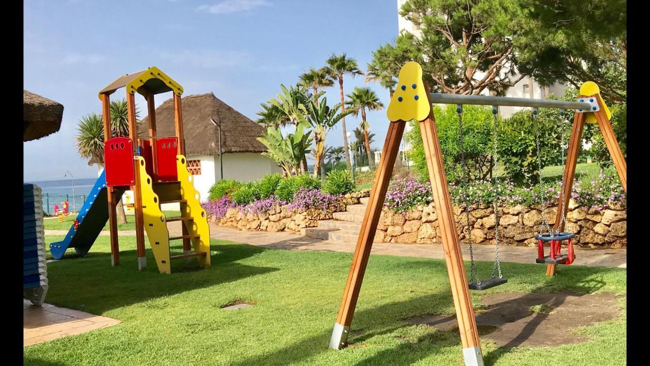 Mi Capricho A17 Beachfront Apartment Ла Кала де Михас Екстериор снимка